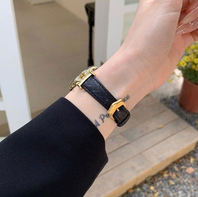 アップルウォッチバンド 本革×メタル 蹄扣デザイン ラインストーン付き