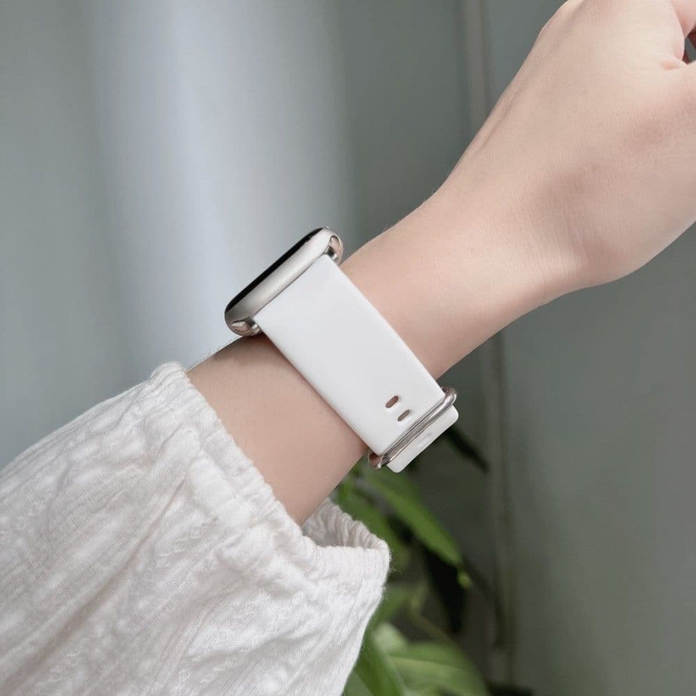 アップルウォッチバンドスポーツ シンプル上品な滑らかシリコンバンド