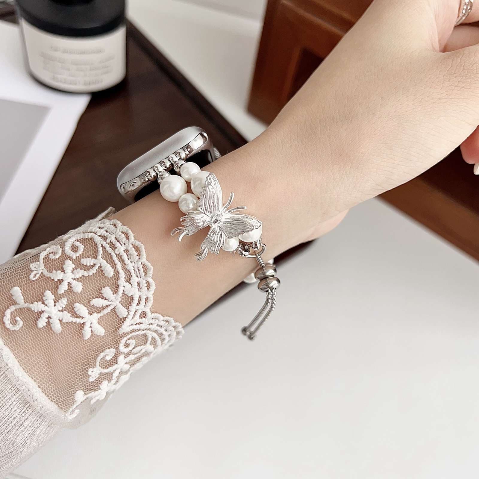 アップルウォッチバンド 蝶モチーフパール付きウォッチバンド