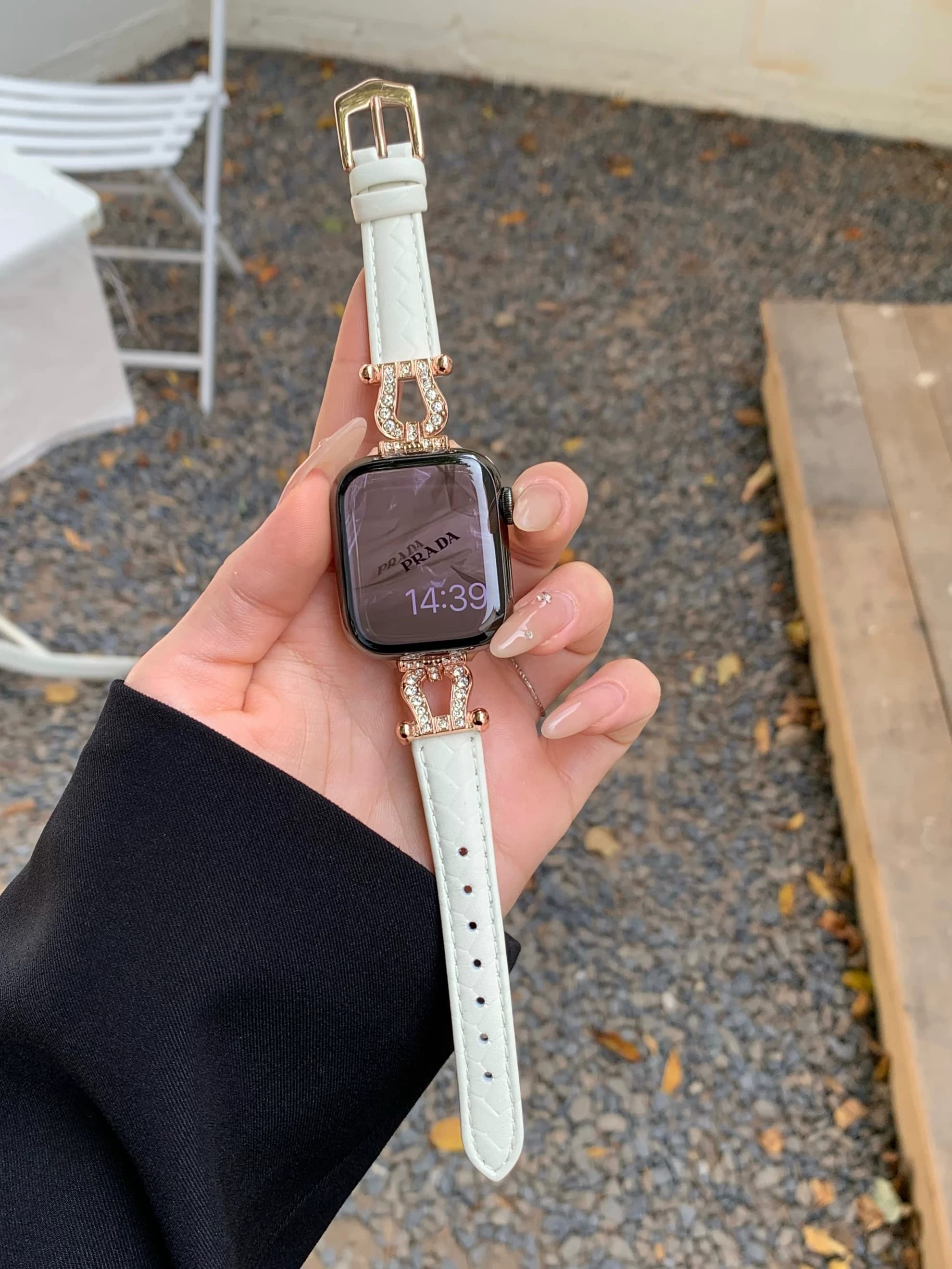 アップルウォッチバンド 本革×メタル 蹄扣デザイン ラインストーン付き