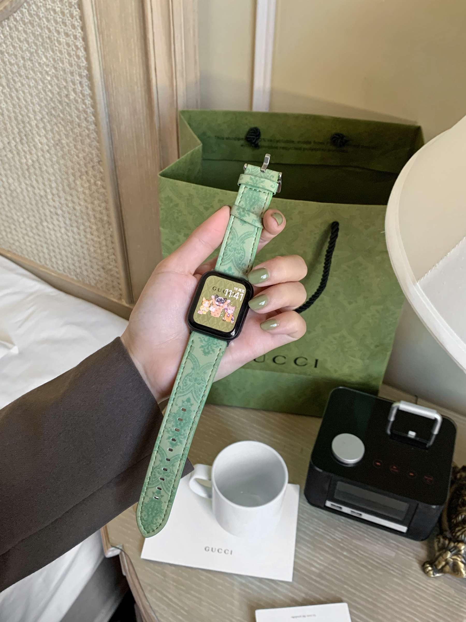 アップルウォッチバンド 花柄エンボス レザー 時計バンド